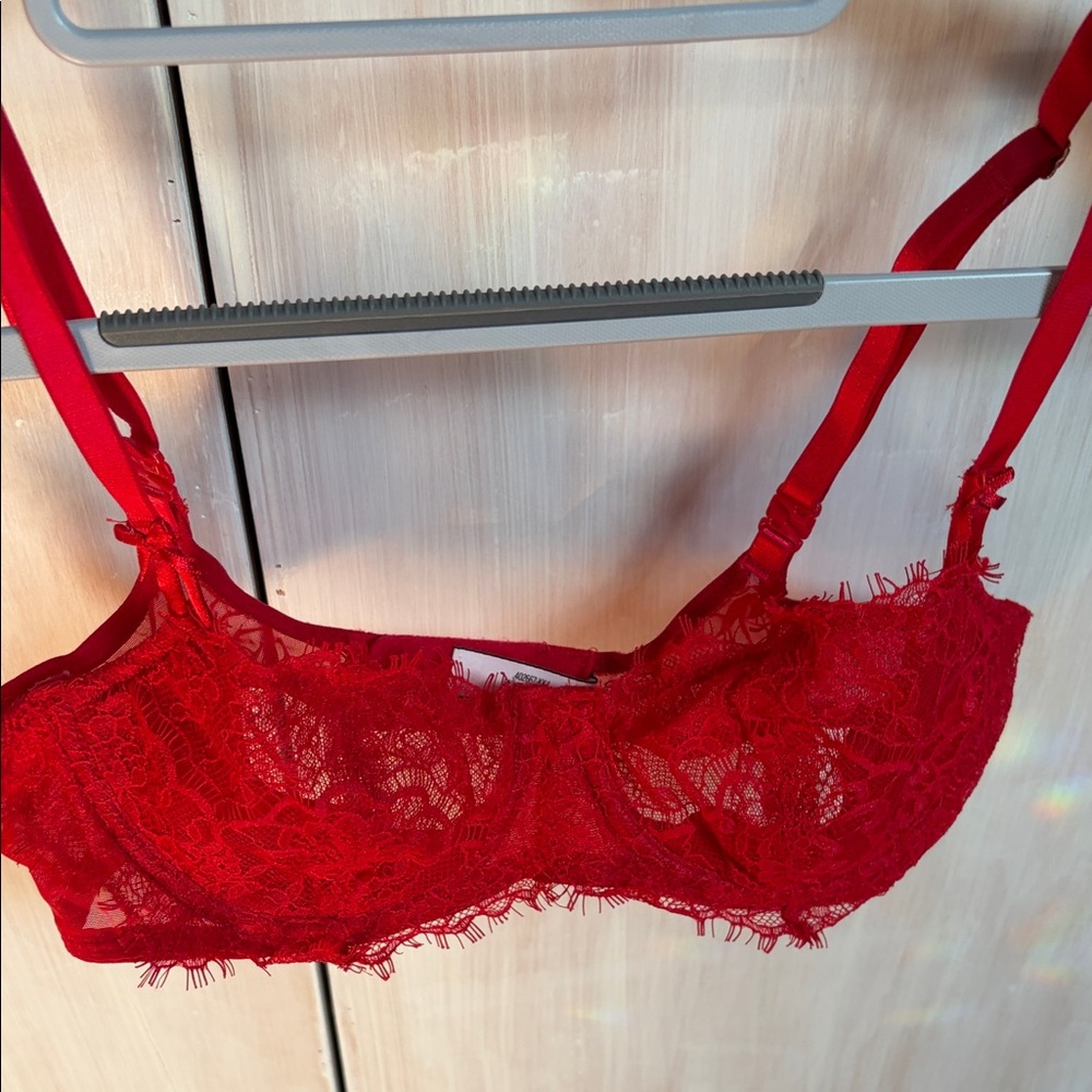 Victoria’s secret Red Lace Underwire Bra - Women's Intimates